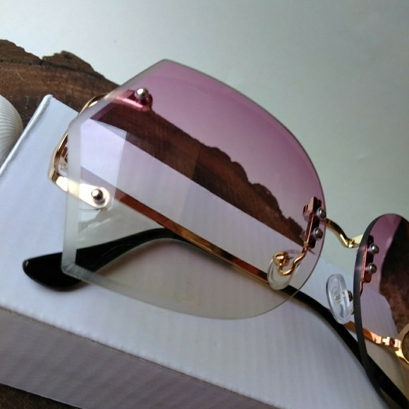 🆕Chic Frameless ombré oversized sunglasses - Picture 2 of 3